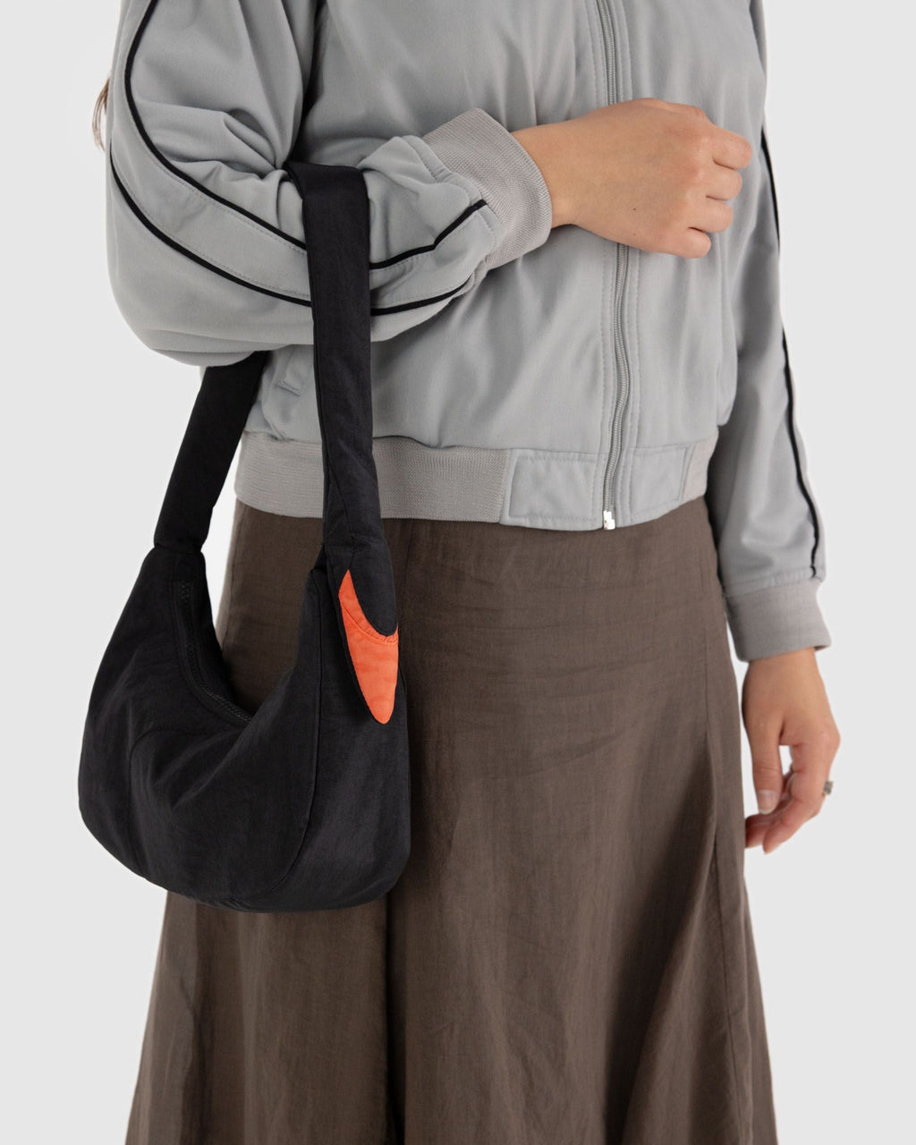Swan Bag in Black for Comfortable Crossbody Style