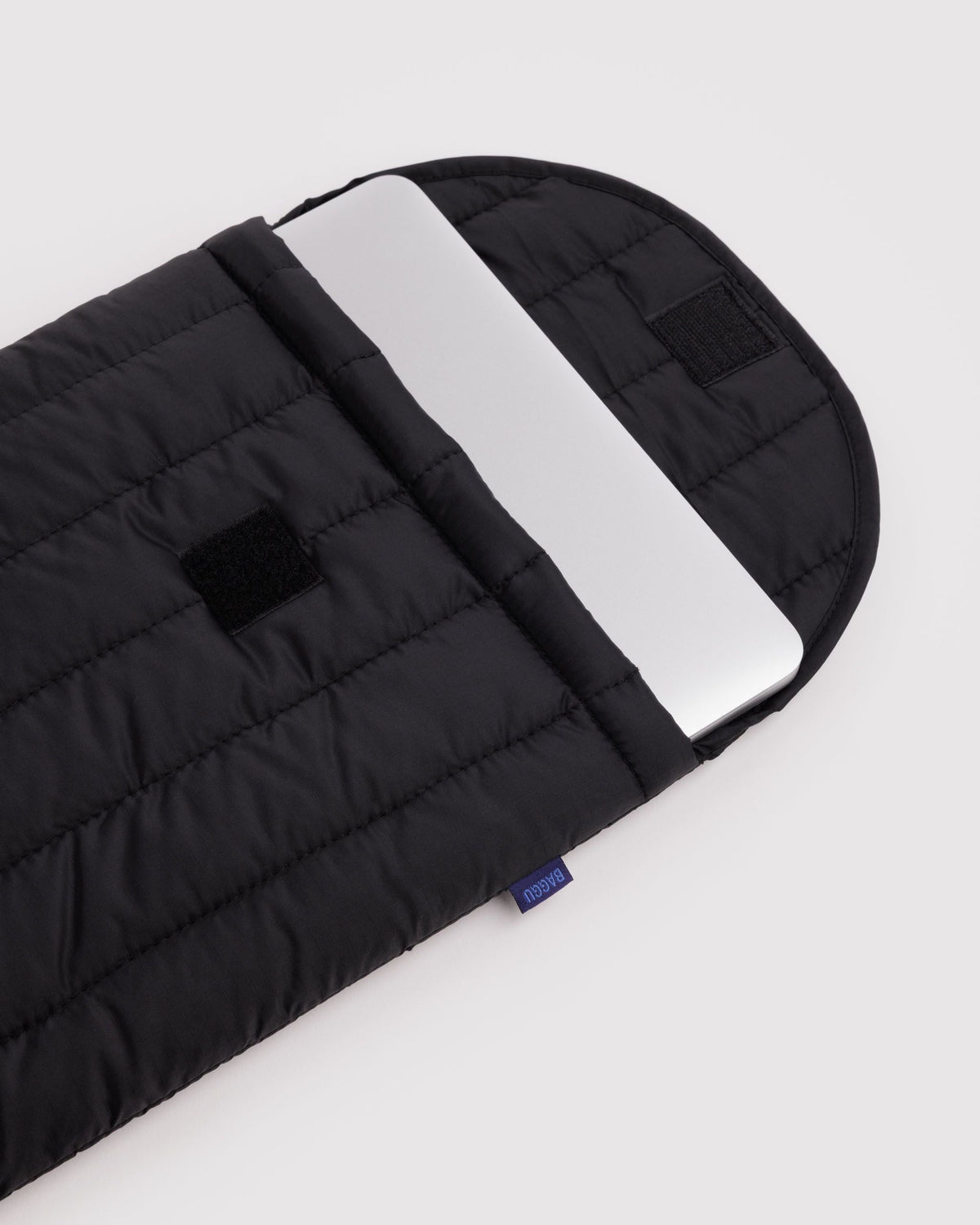 Puffy Laptop Sleeve 16 in Black for Lightweight Device Storage