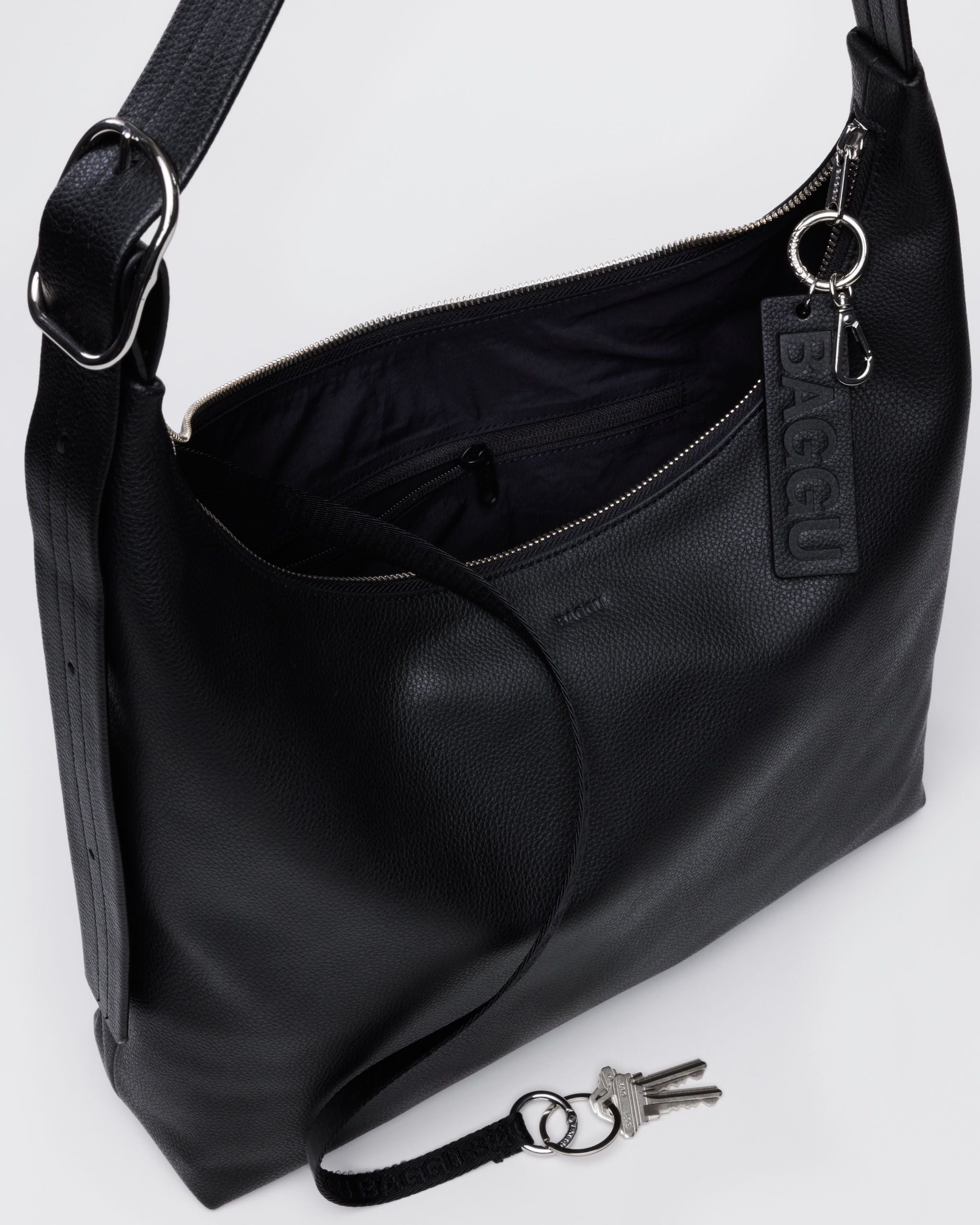 Recycled Leather Shoulder Bag in Black for Comfortable Crossbody Style