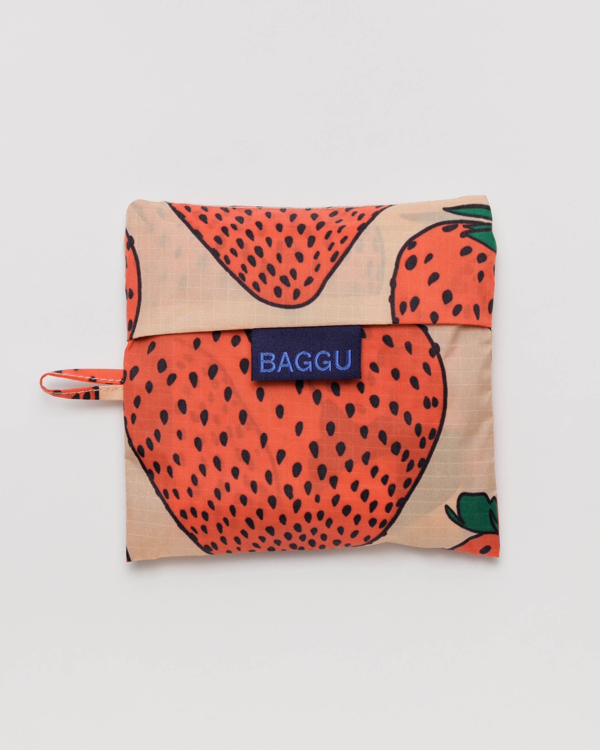 Standard Baggu in Strawberry for Colorful Daily Shopping