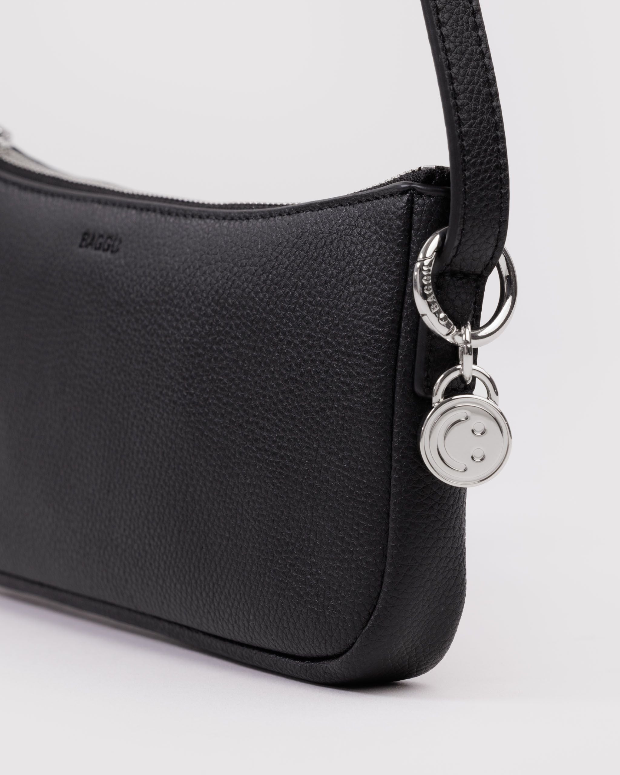 Recycled Leather Pochette in Black for Comfortable Crossbody Style