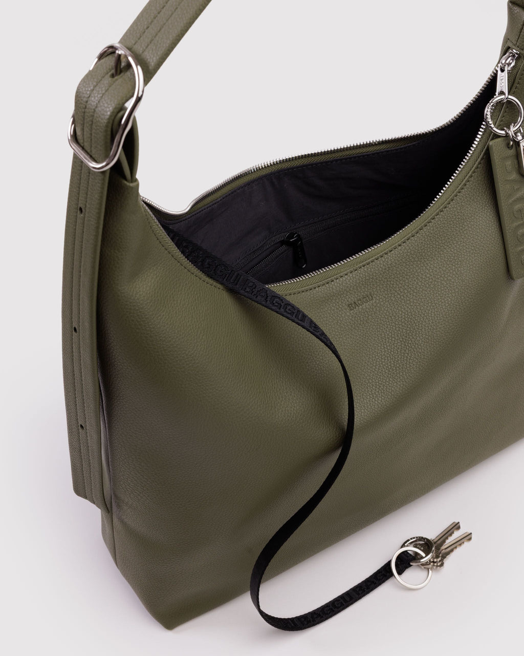 Recycled Leather Shoulder Bag in Loden for Comfortable Crossbody Style