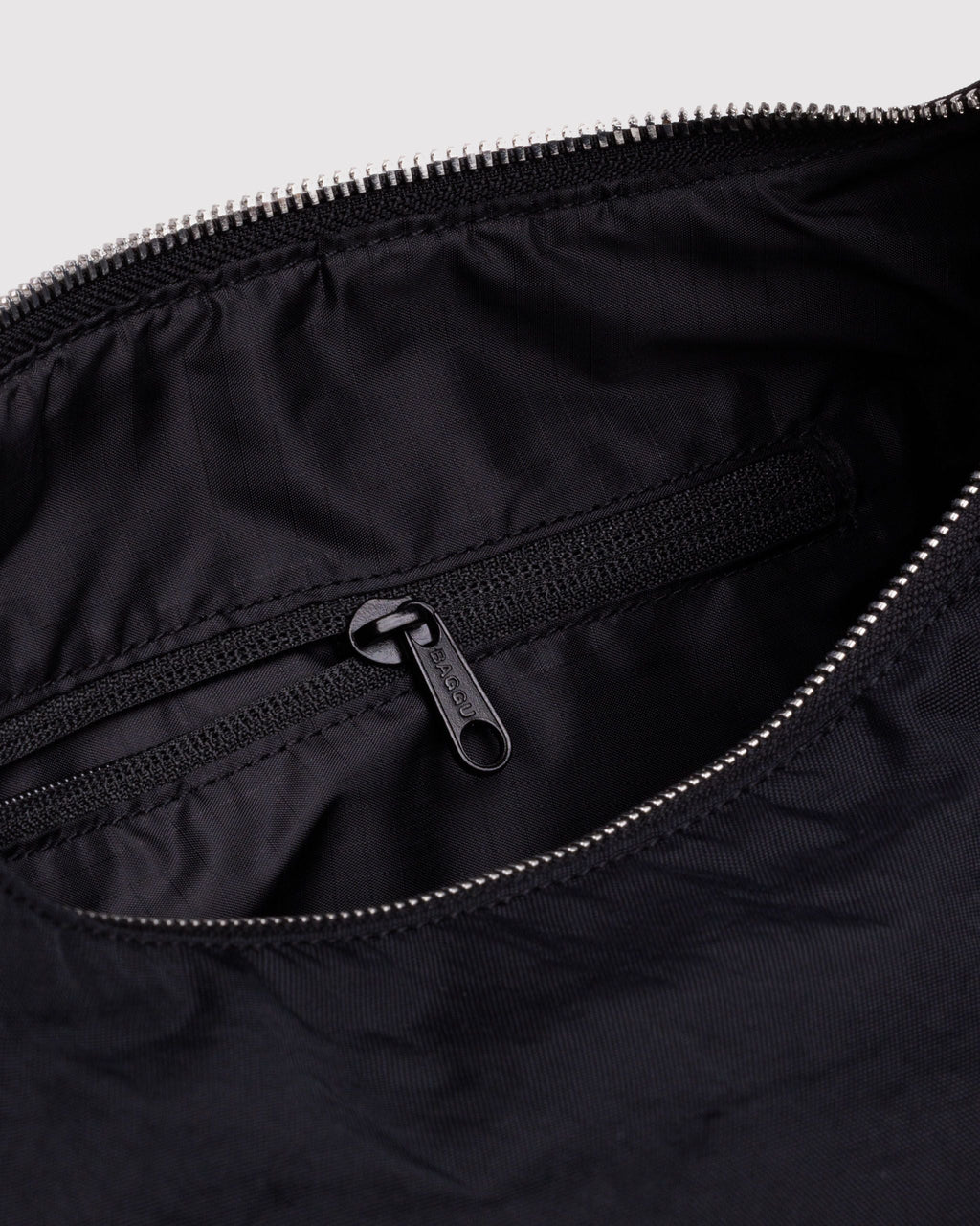 Nylon Meringue Bag in Black for Comfortable Crossbody Style
