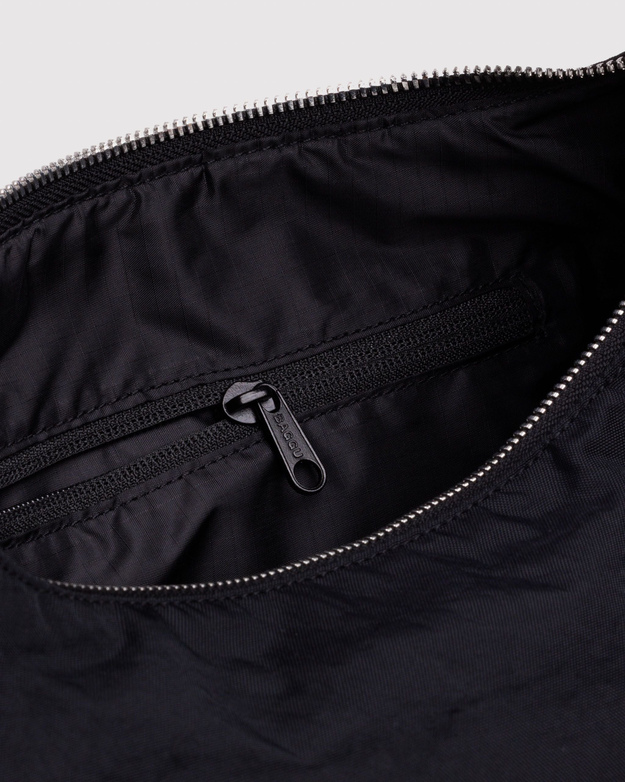 Nylon Meringue Bag in Black for Comfortable Crossbody Style