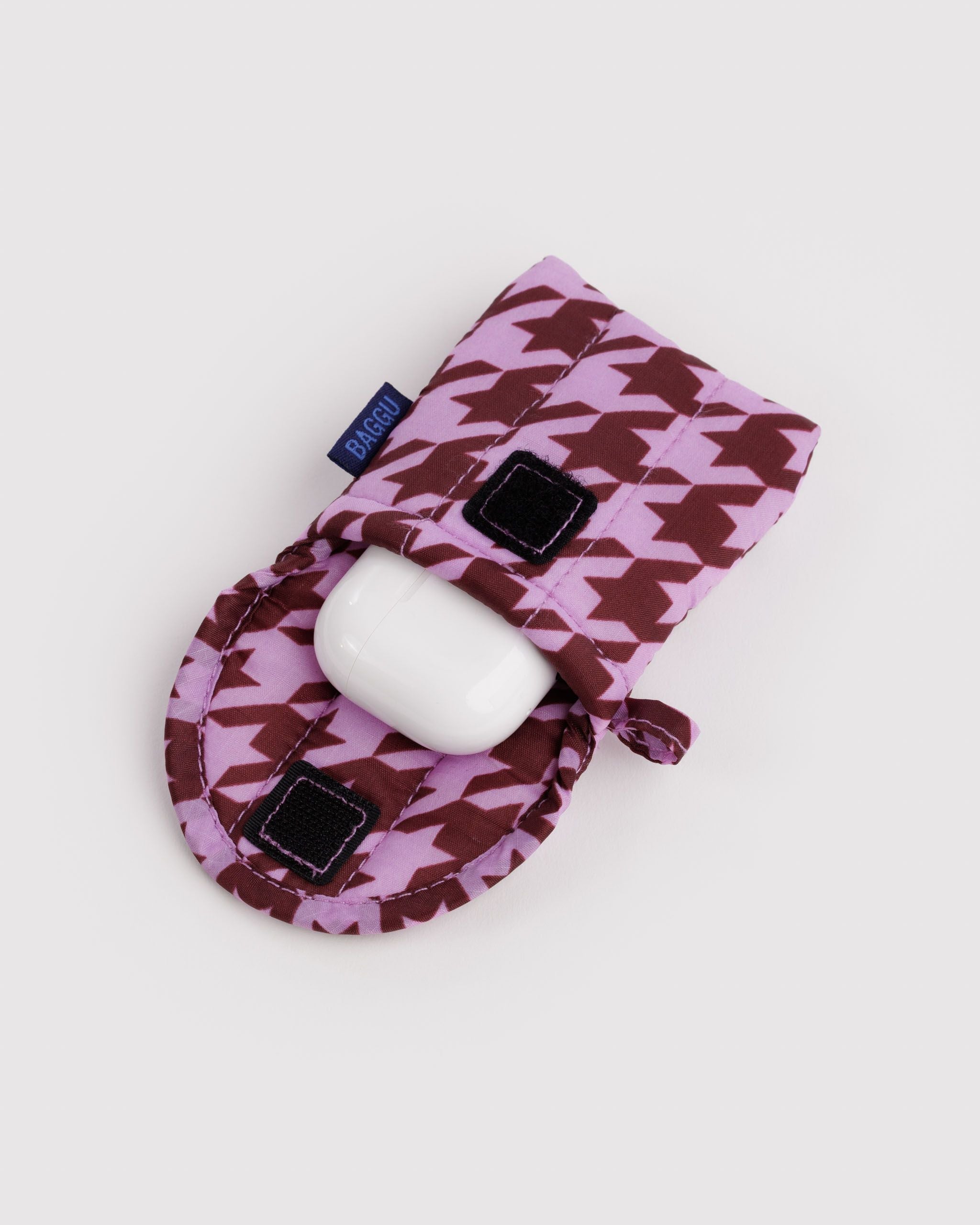 Puffy Earbuds Case in Pink Houndstooth for Lightweight Device Storage