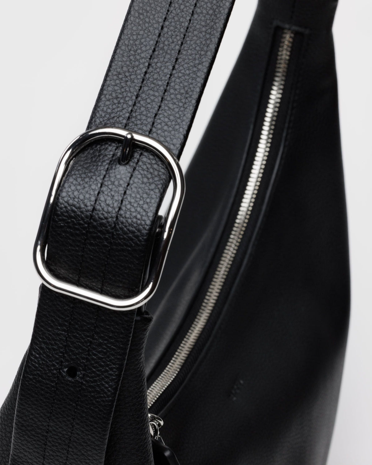 Recycled Leather Shoulder Bag in Black for Comfortable Crossbody Style