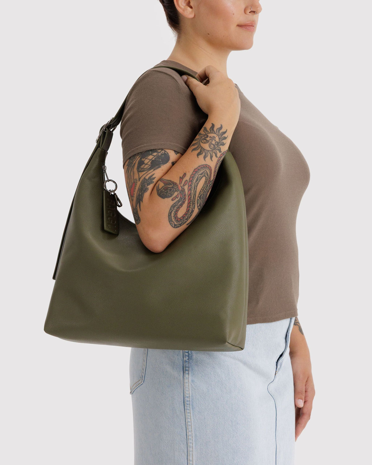 Recycled Leather Shoulder Bag in Loden for Comfortable Crossbody Style
