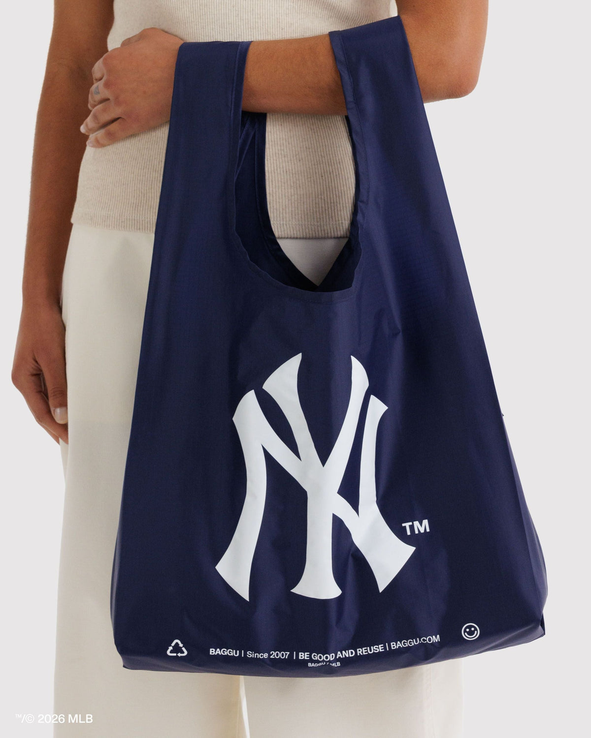 Standard Baggu in New York YankeesTM for Colorful Daily Shopping