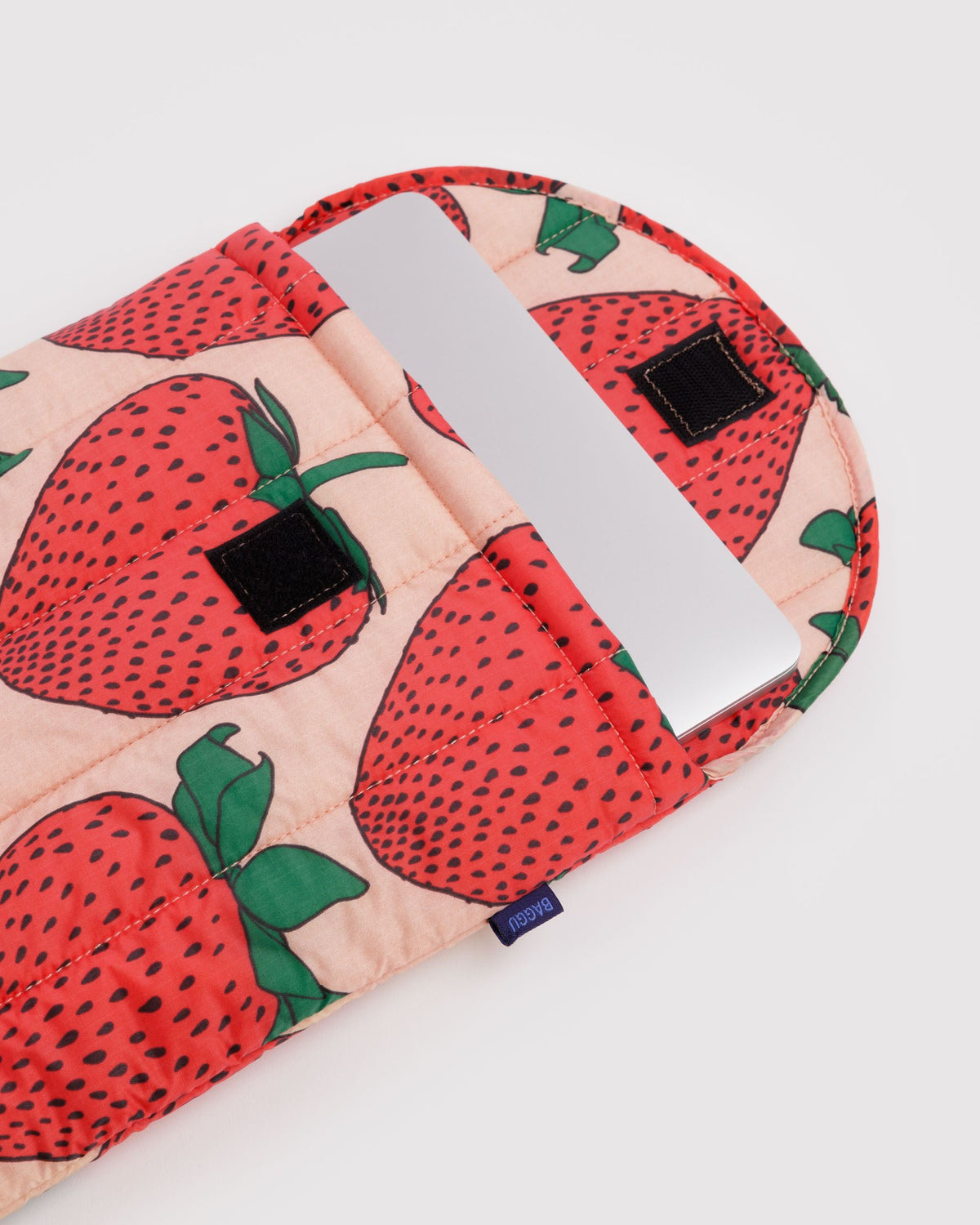 Puffy Laptop Sleeve 13 14 in Strawberry for Lightweight Device Storage