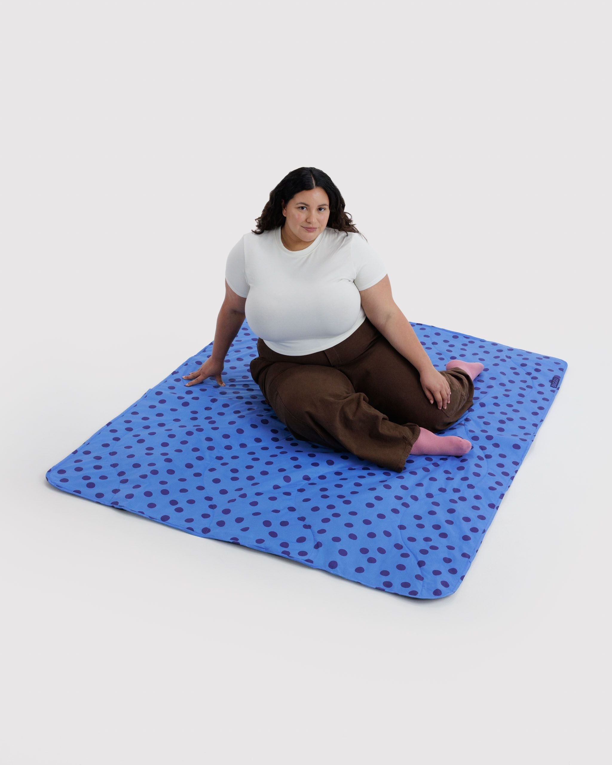 Puffy Picnic Blanket in Blue Polka Dot for Easy Picnic Essential
