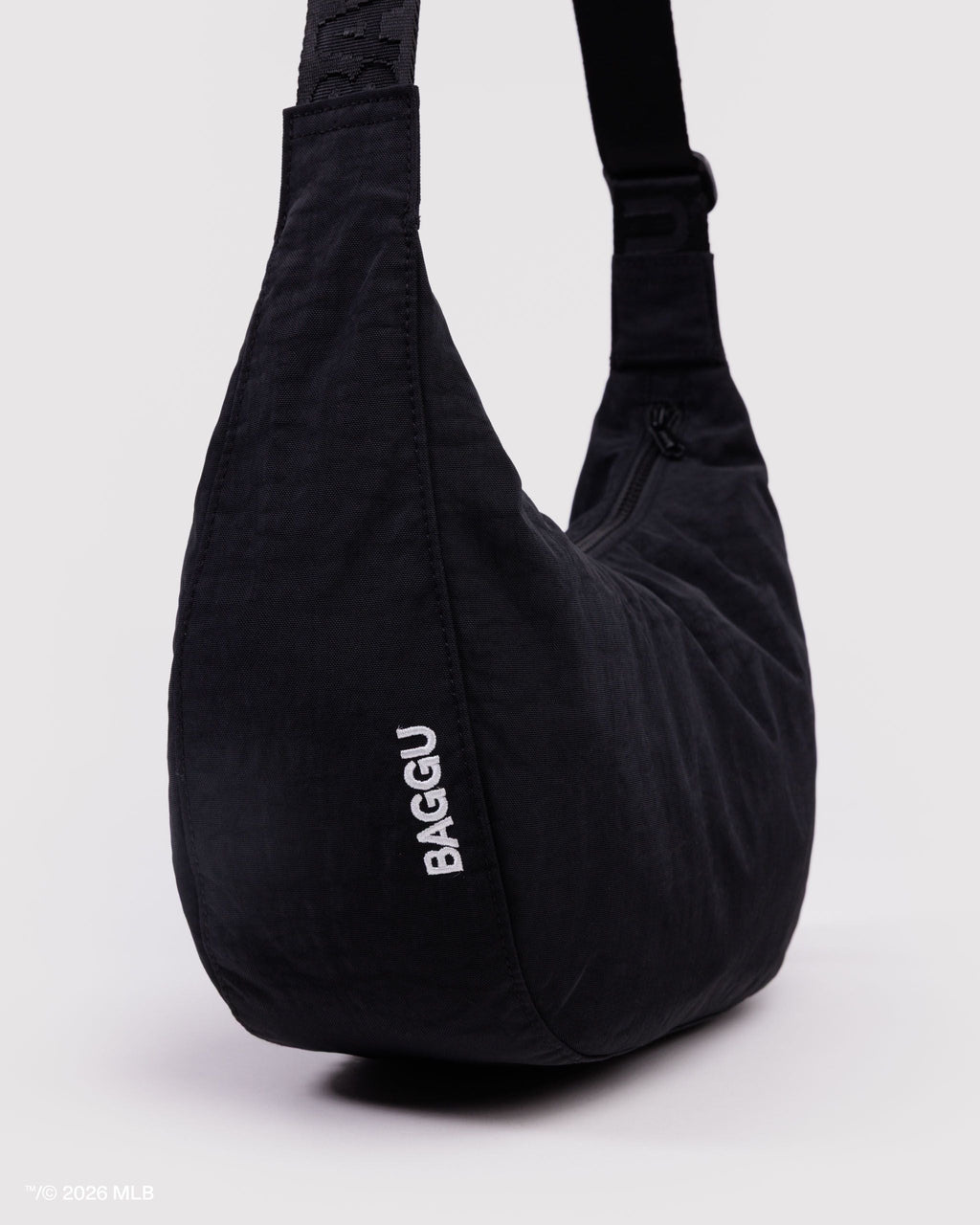 Medium Nylon Crescent Bag in New York YankeesTM - Practical Use