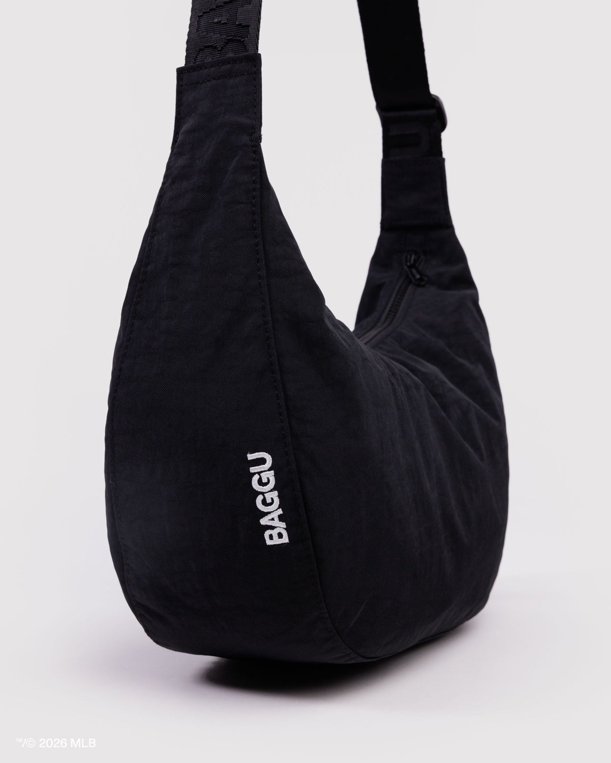 Medium Nylon Crescent Bag in New York YankeesTM - Practical Use