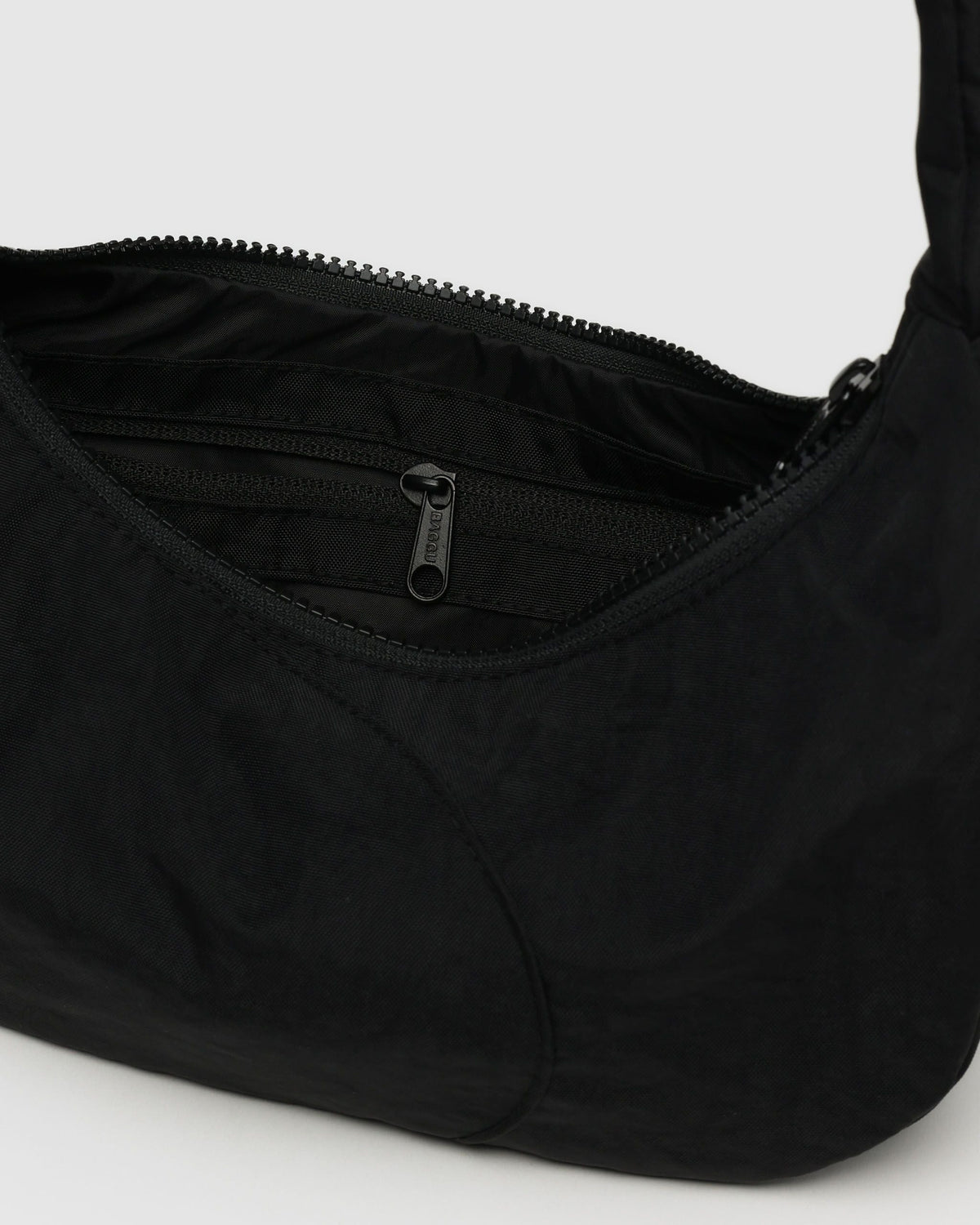 Swan Bag in Black for Comfortable Crossbody Style