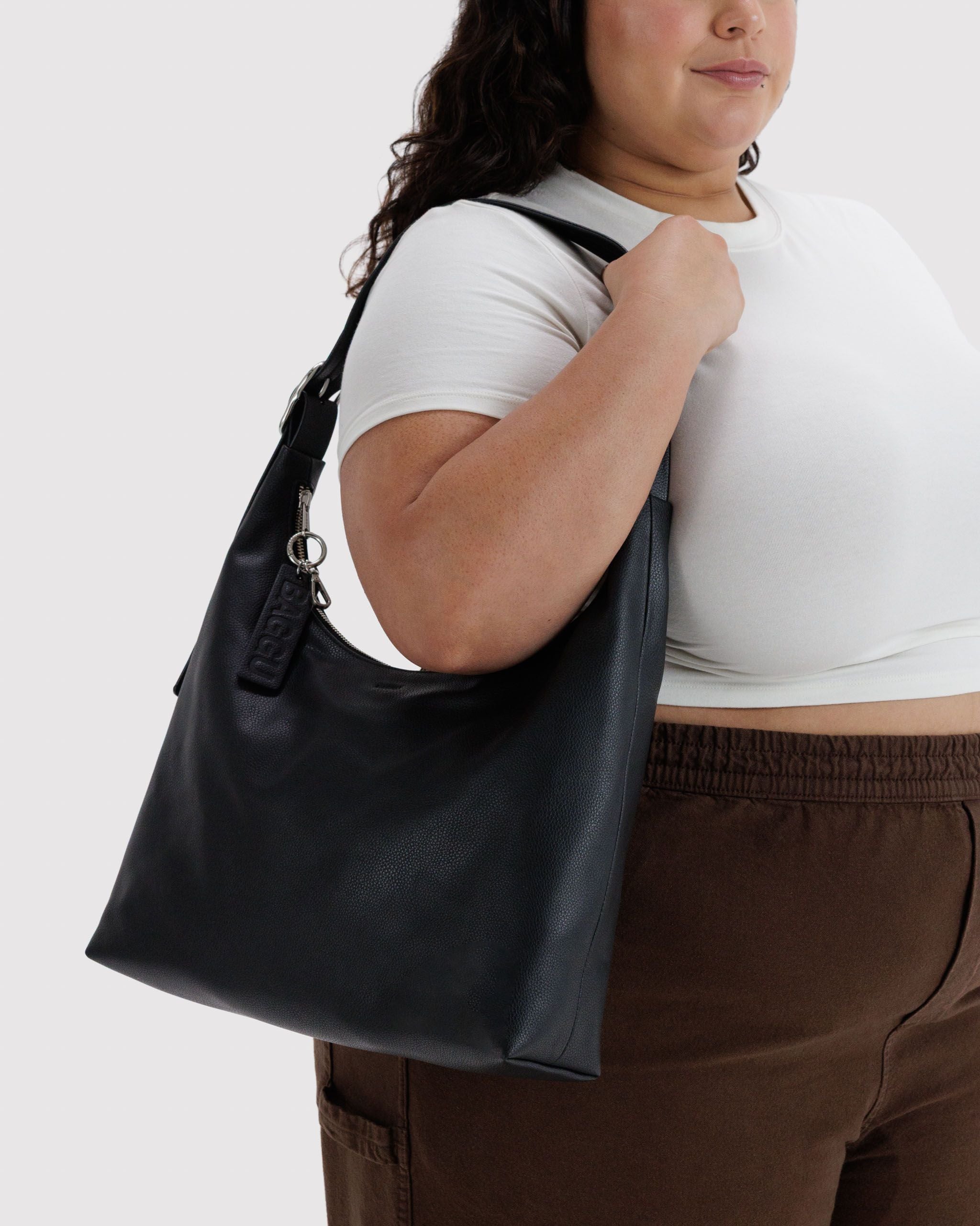Recycled Leather Shoulder Bag in Black for Comfortable Crossbody Style